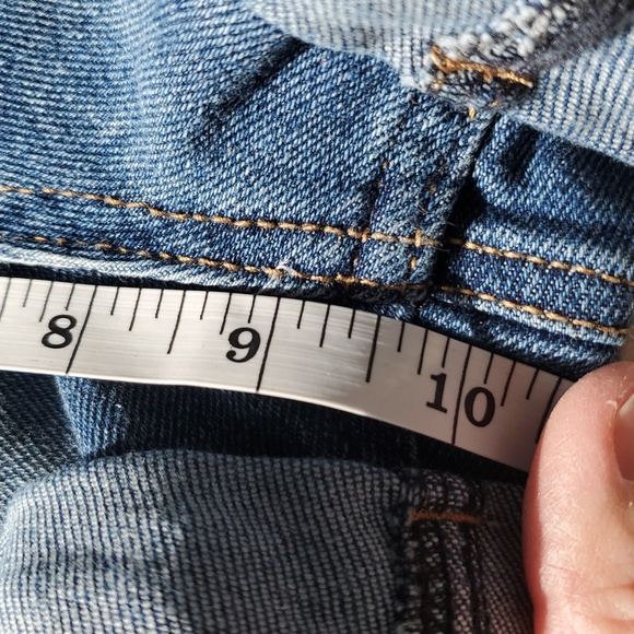 Celebrity Pink Re Generation Distressed Mindful Denim Mom Shorts 1/25 - Picture 11 of 12